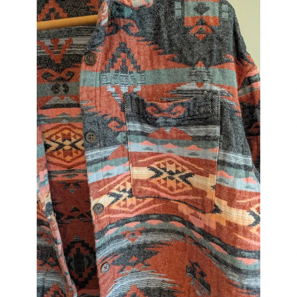 Mountain and Isles Womens Shirt Jacket Med/Lrg Aztec Southwestern Hiking Outdoor